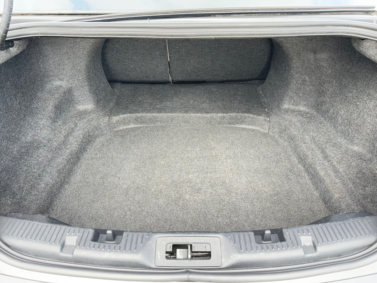 Ford Taurus SE FWD 2019