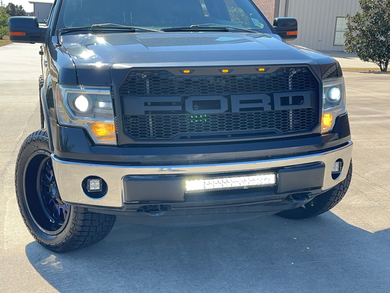 Ford F-150 Lariat SuperCrew 5.5-ft. Bed 4WD 2013