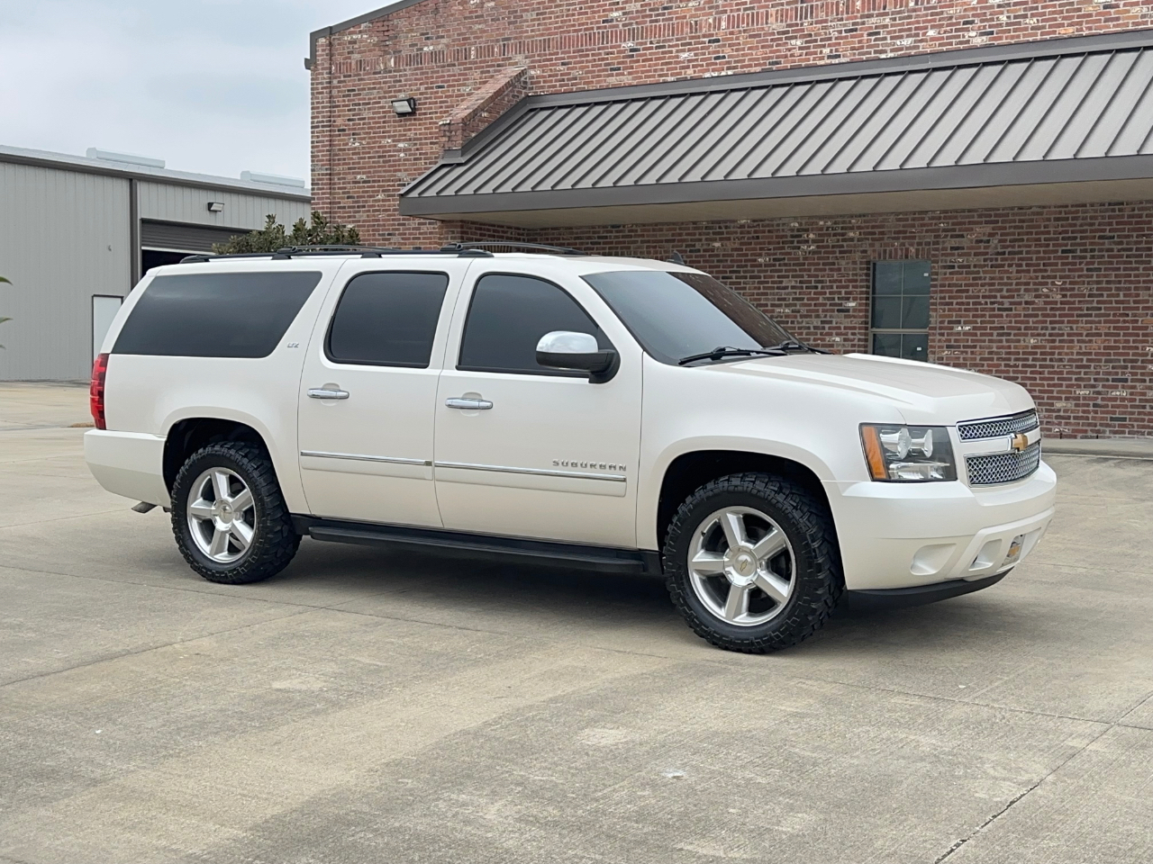 Chevrolet Suburban LTZ 1500 2WD 2012