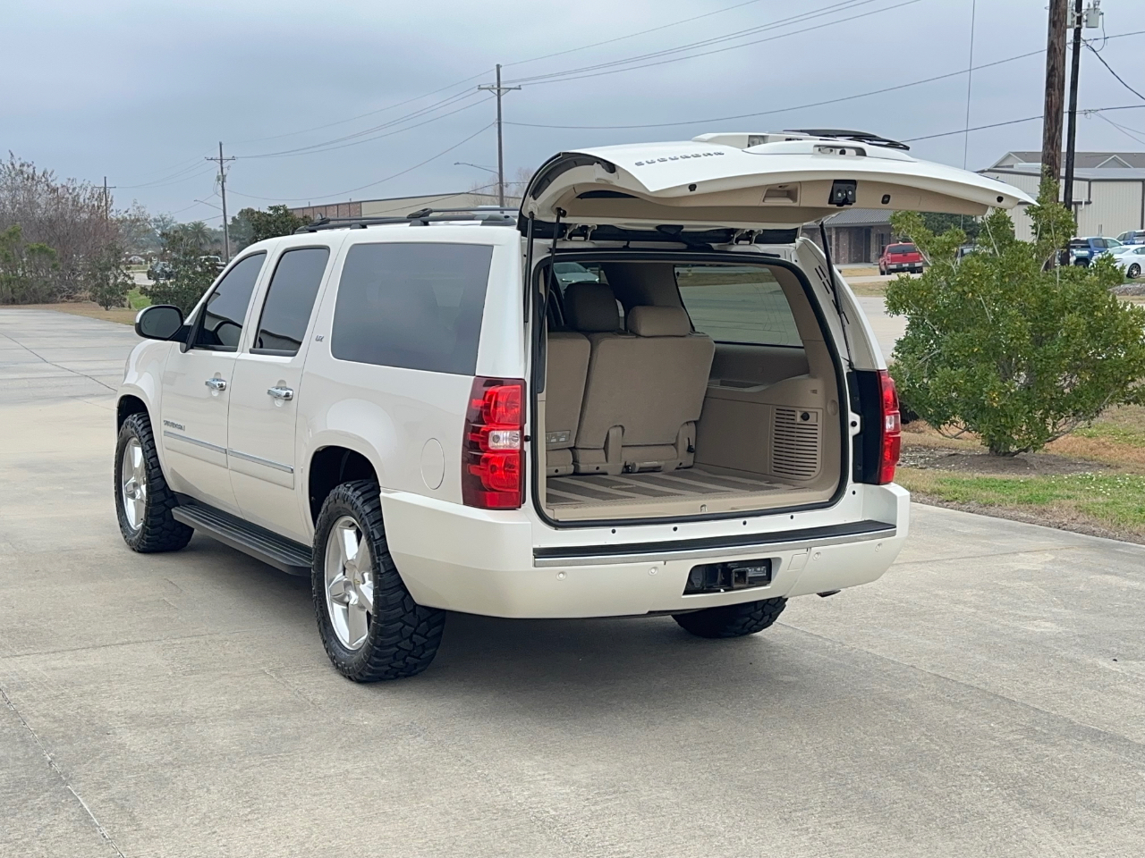Chevrolet Suburban LTZ 1500 2WD 2012