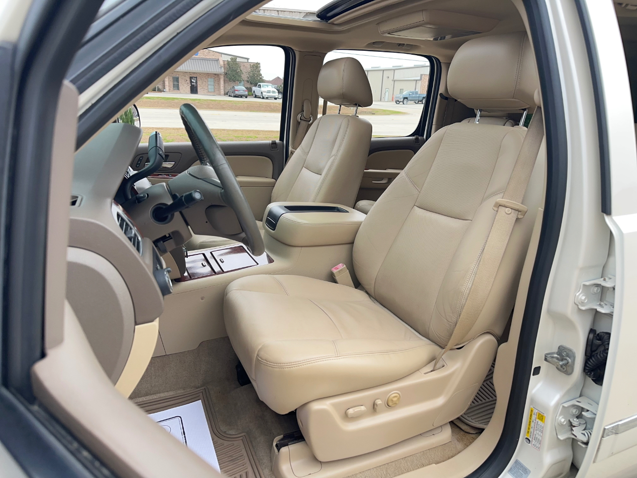 Chevrolet Suburban LTZ 1500 2WD 2012