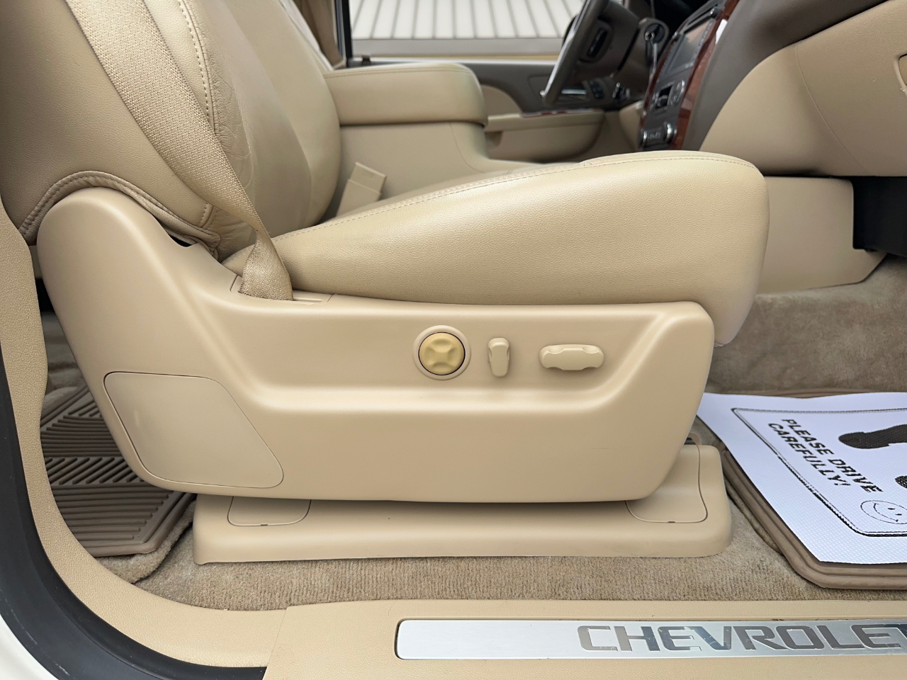 Chevrolet Suburban LTZ 1500 2WD 2012