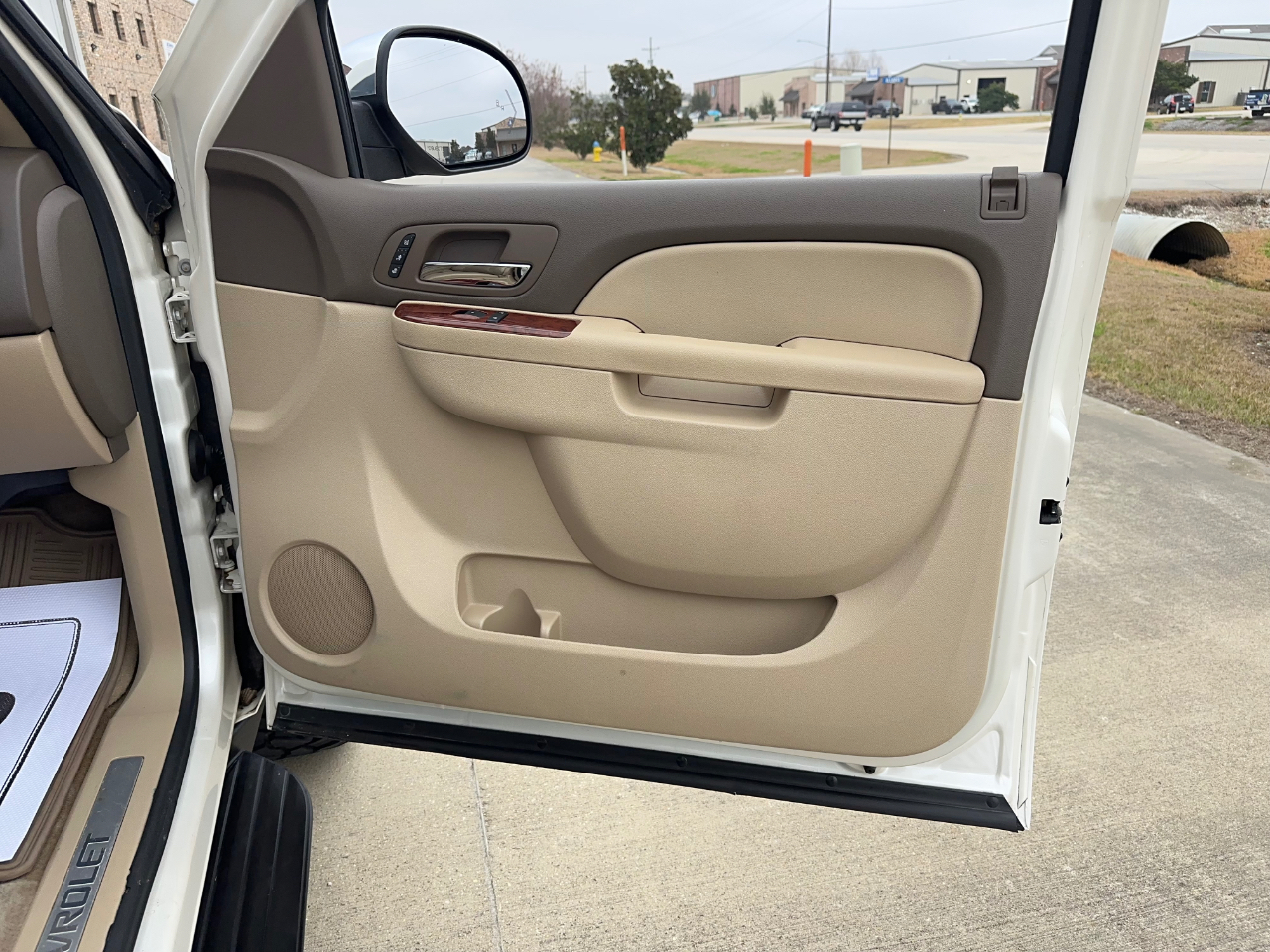 Chevrolet Suburban LTZ 1500 2WD 2012