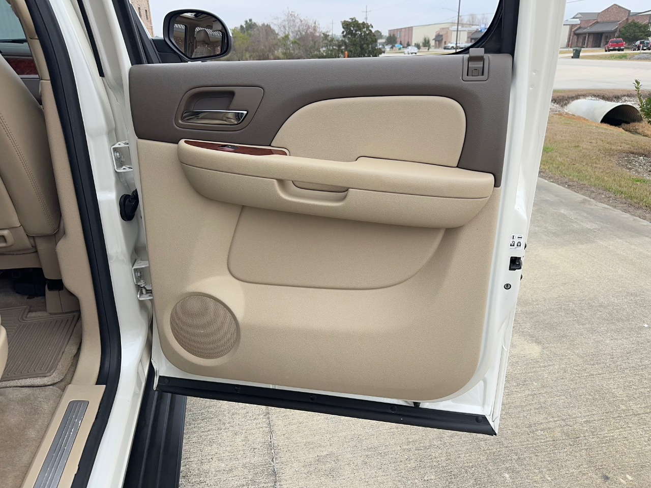 Chevrolet Suburban LTZ 1500 2WD 2012