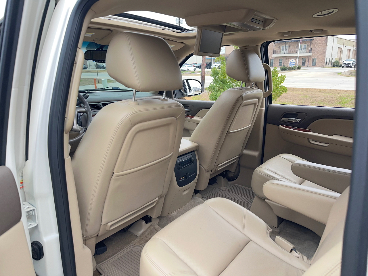 Chevrolet Suburban LTZ 1500 2WD 2012