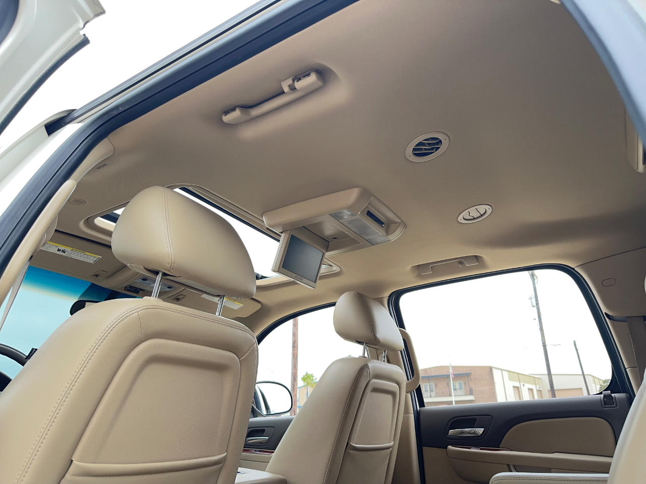 Chevrolet Suburban LTZ 1500 2WD 2012