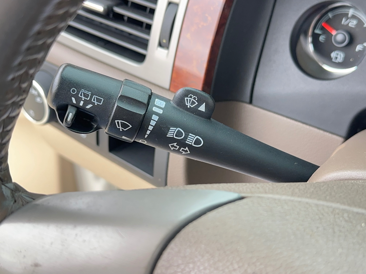 Chevrolet Suburban LTZ 1500 2WD 2012