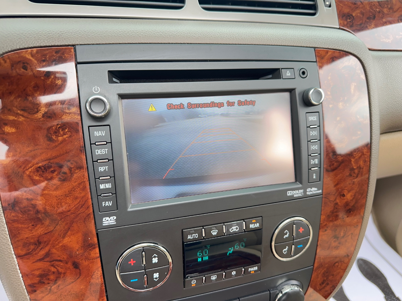 Chevrolet Suburban LTZ 1500 2WD 2012