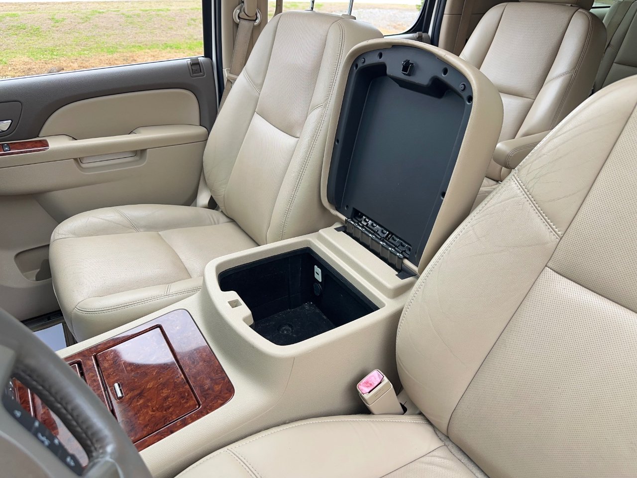 Chevrolet Suburban LTZ 1500 2WD 2012