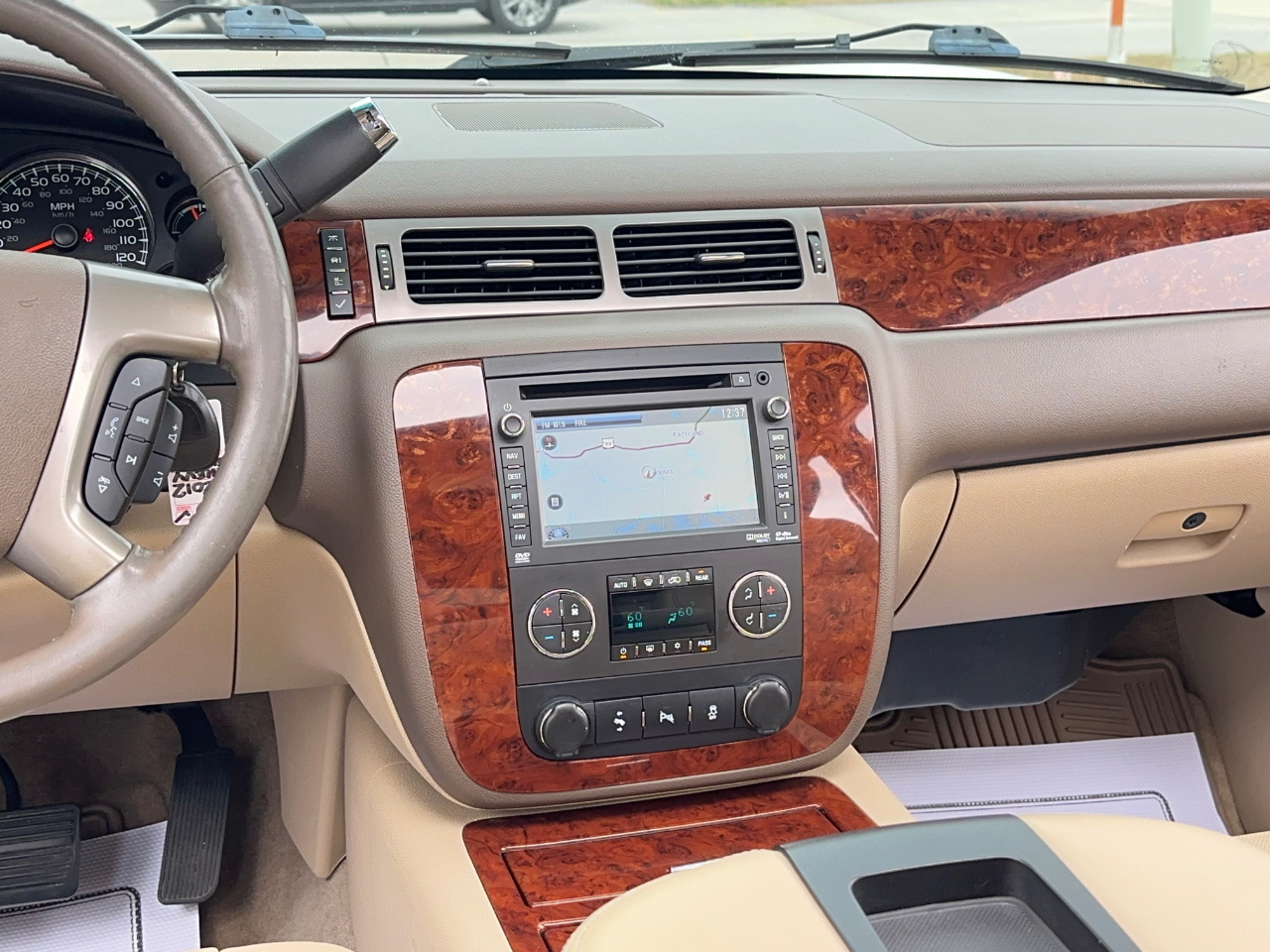 Chevrolet Suburban LTZ 1500 2WD 2012