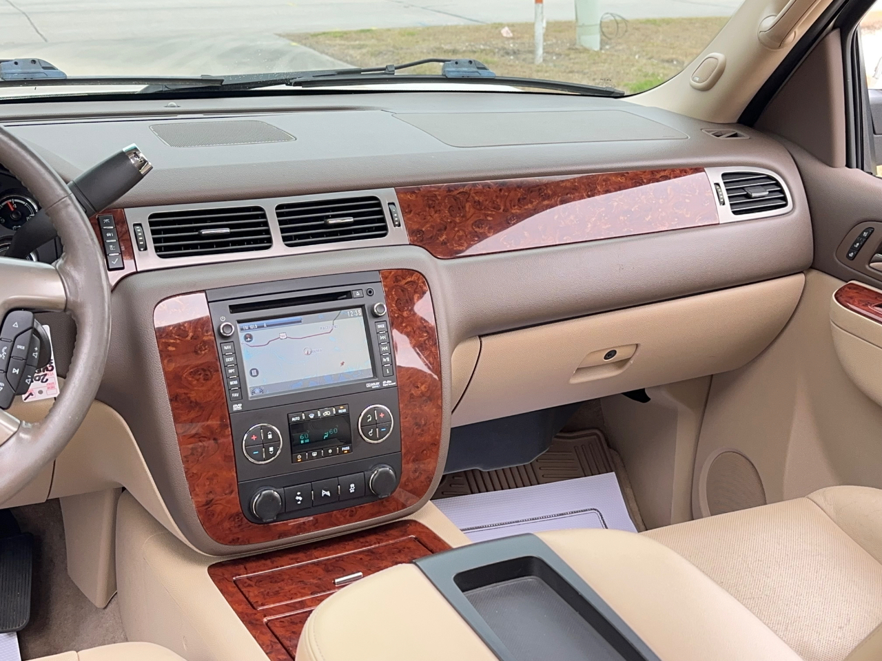 Chevrolet Suburban LTZ 1500 2WD 2012