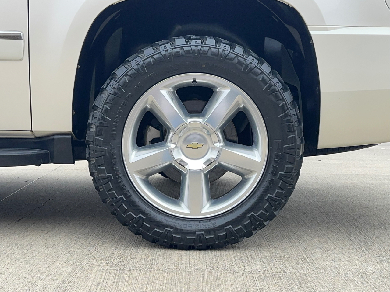 Chevrolet Suburban LTZ 1500 2WD 2012