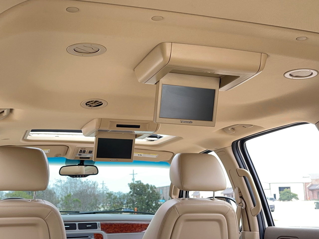 Chevrolet Suburban LTZ 1500 2WD 2012