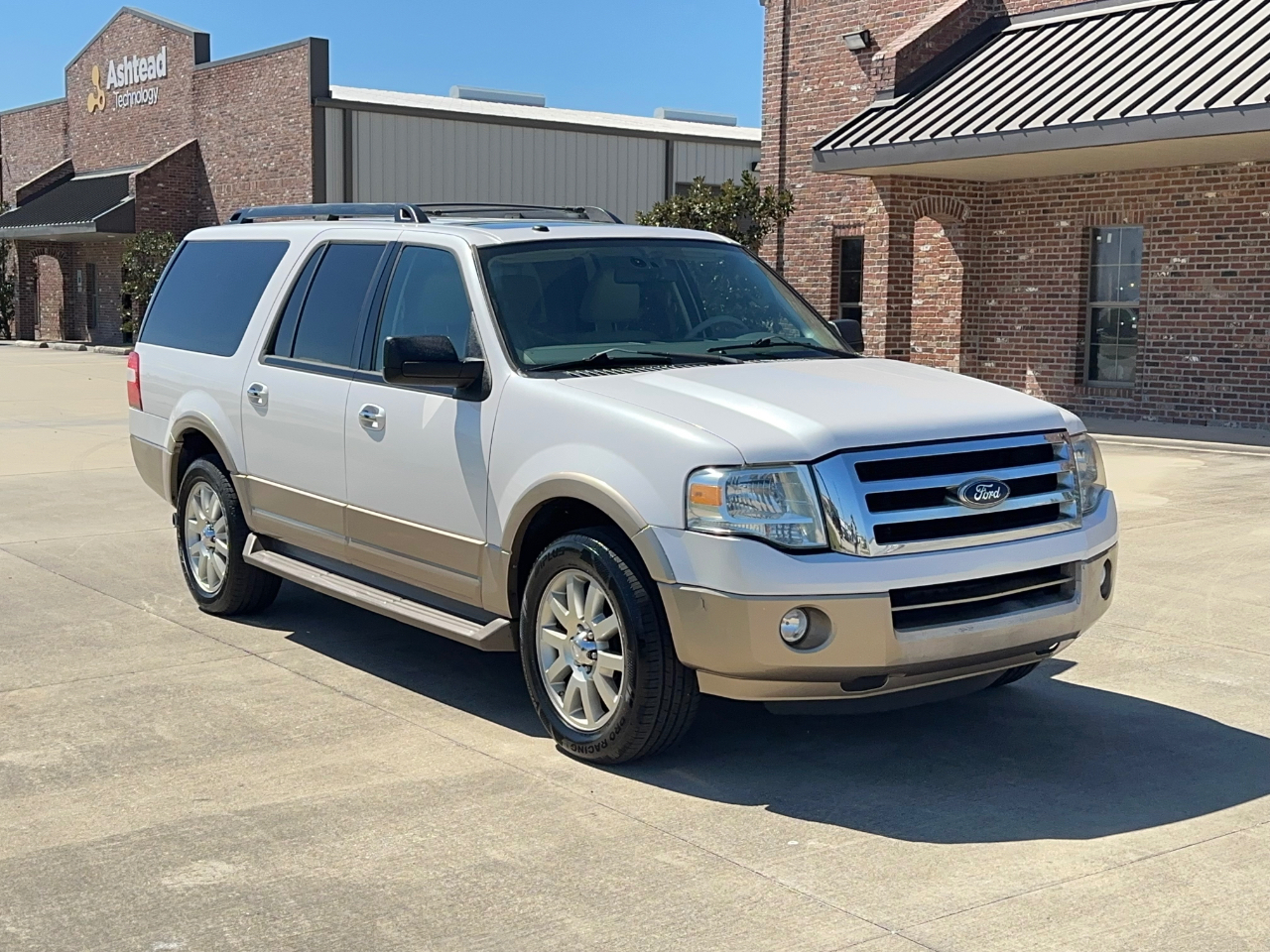 Ford Expedition EL XLT 2011