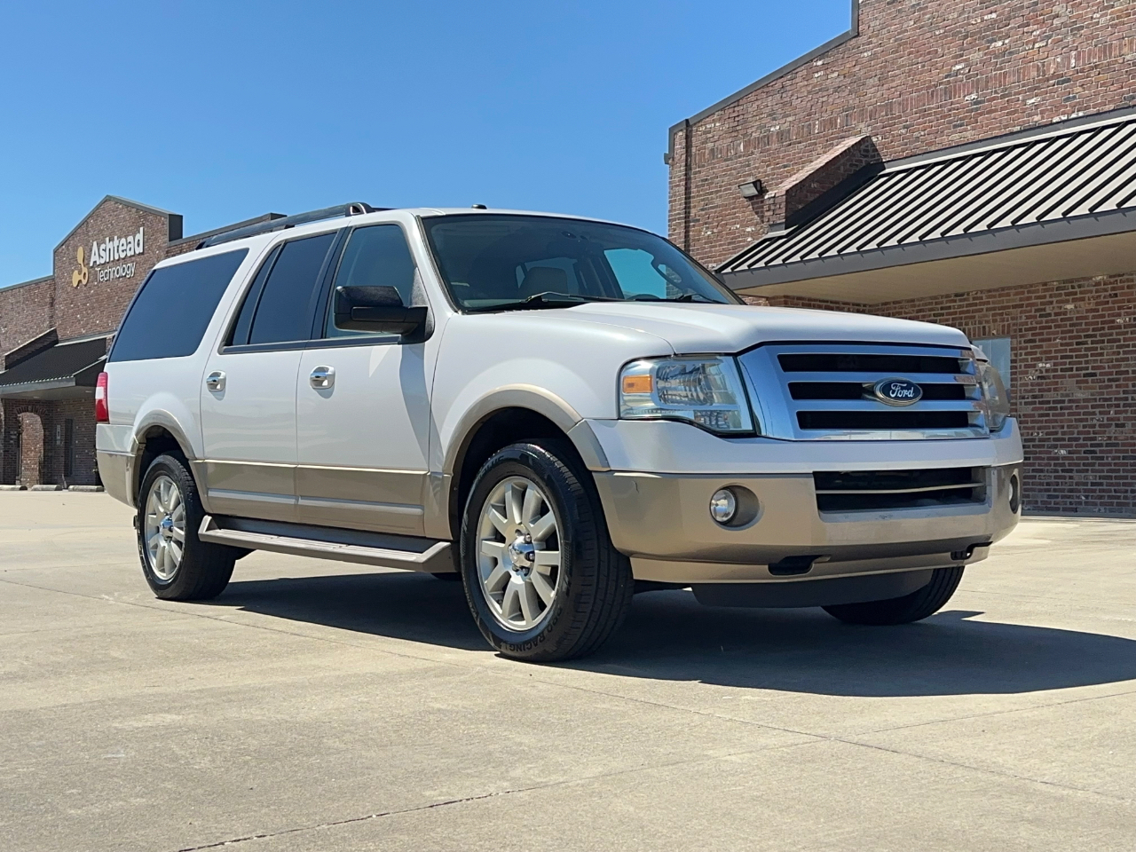 Ford Expedition EL XLT 2011