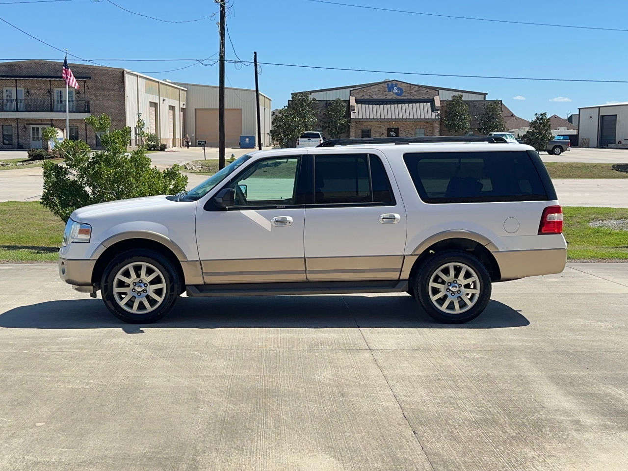 Ford Expedition EL XLT 2011