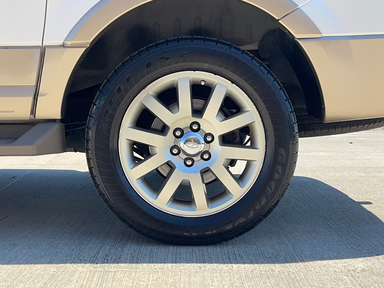 Ford Expedition EL XLT 2011