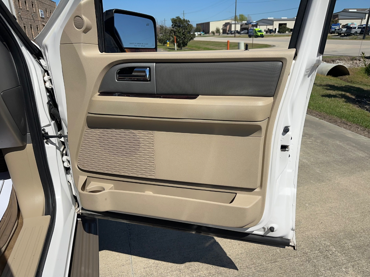 Ford Expedition EL XLT 2011