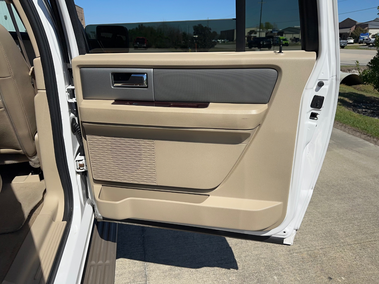 Ford Expedition EL XLT 2011