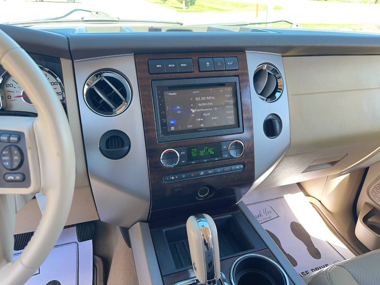 Ford Expedition EL XLT 2011