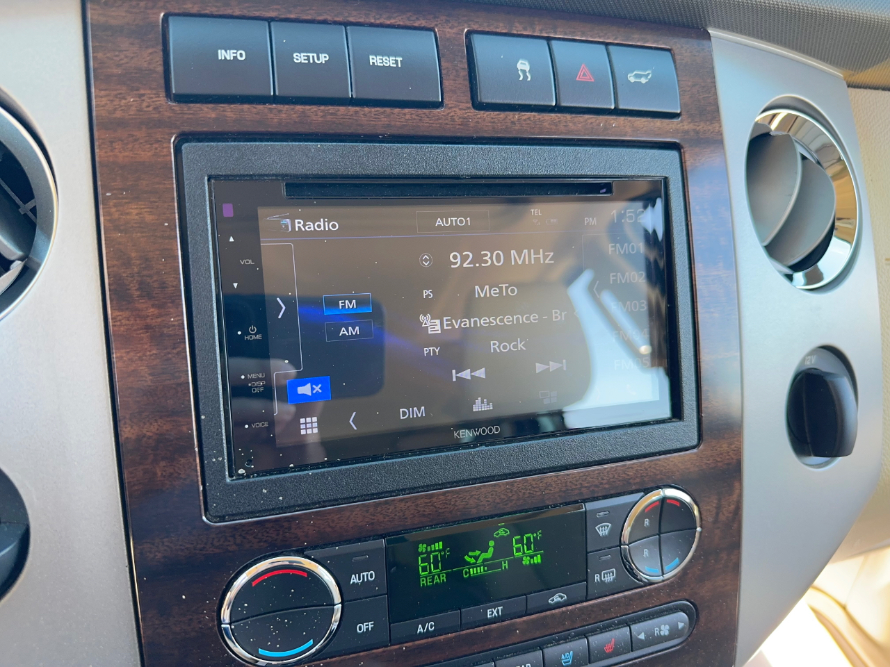 Ford Expedition EL XLT 2011