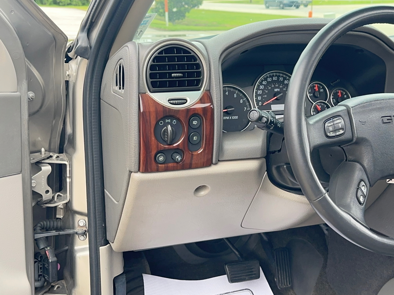 GMC Envoy SLT 2WD 2002