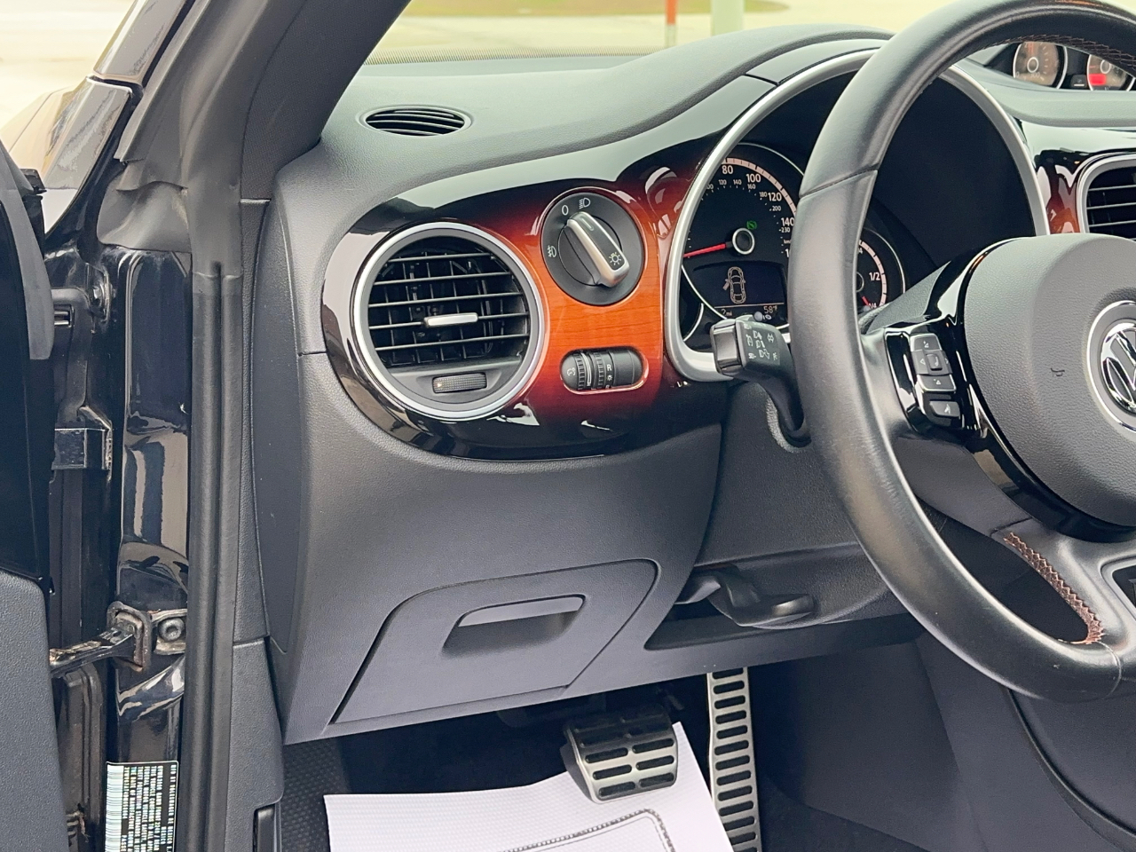 Volkswagen Beetle  2013