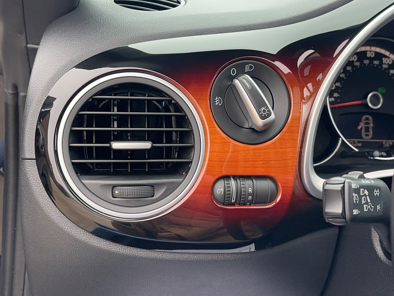 Volkswagen Beetle  2013