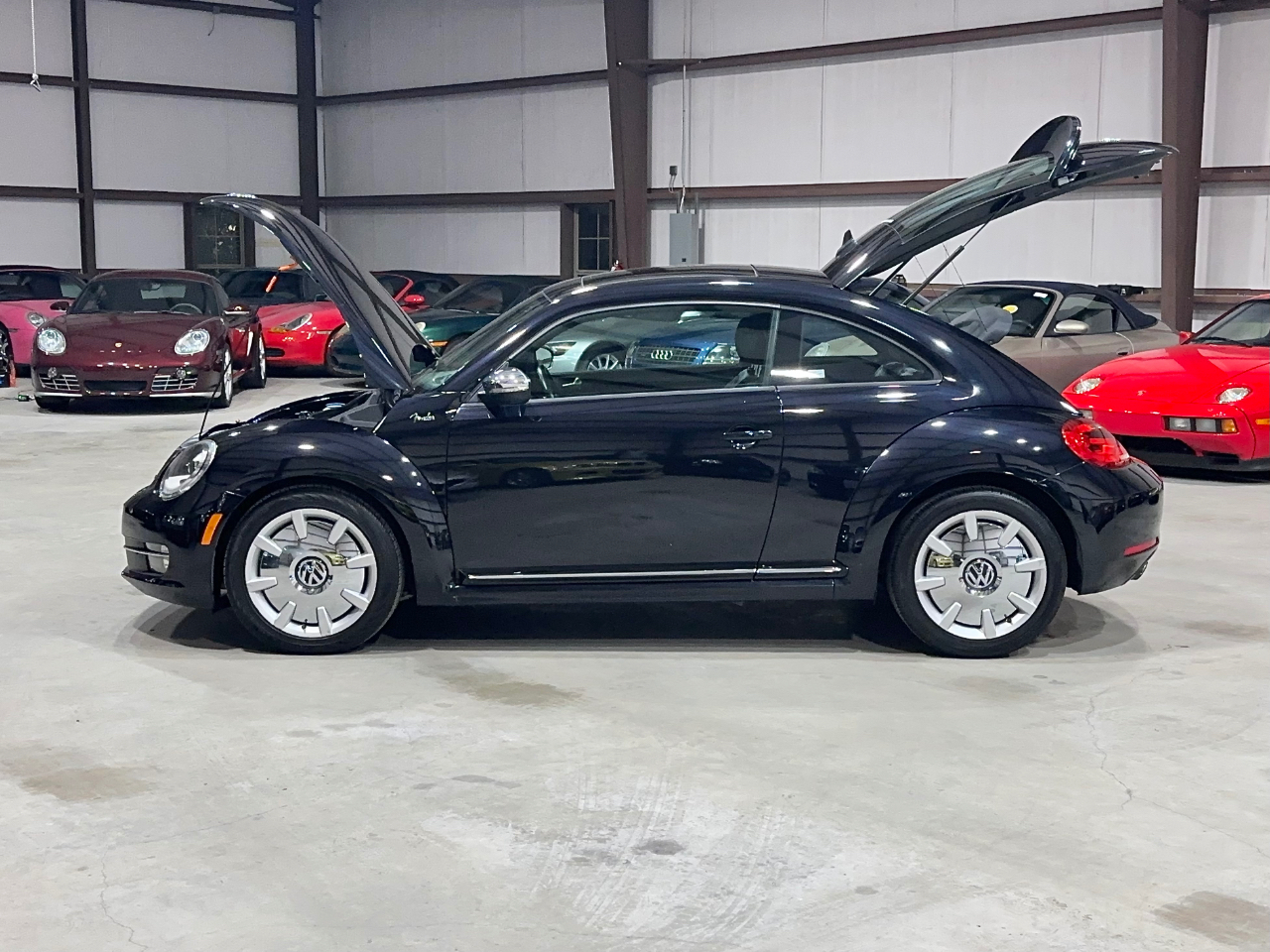 Volkswagen Beetle  2013