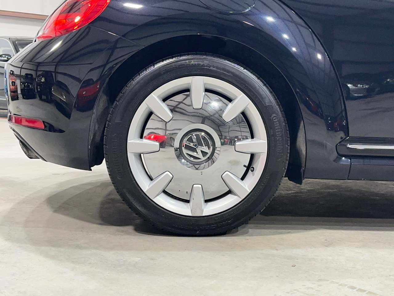 Volkswagen Beetle  2013