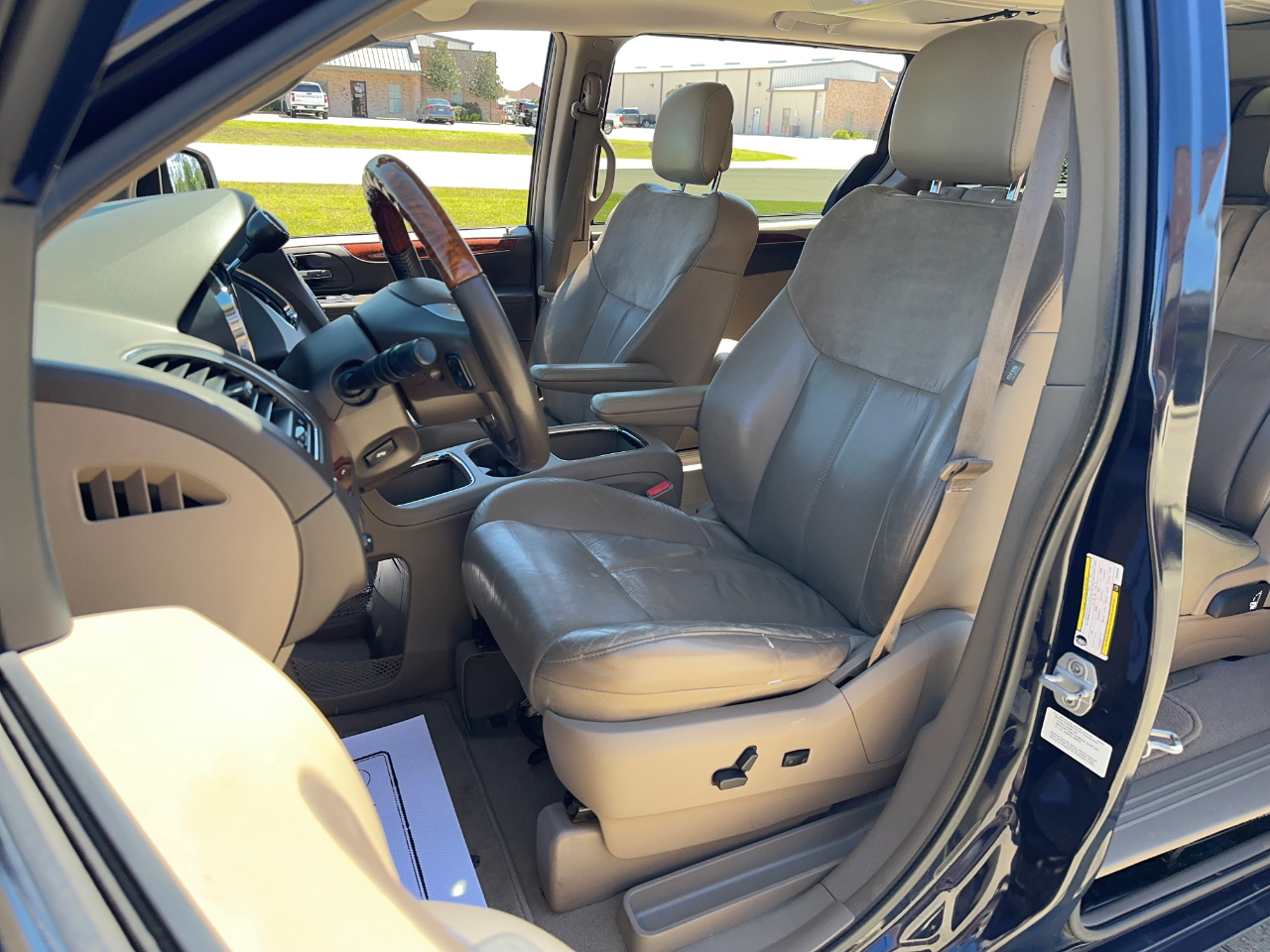 Chrysler Town & Country Limited 2012