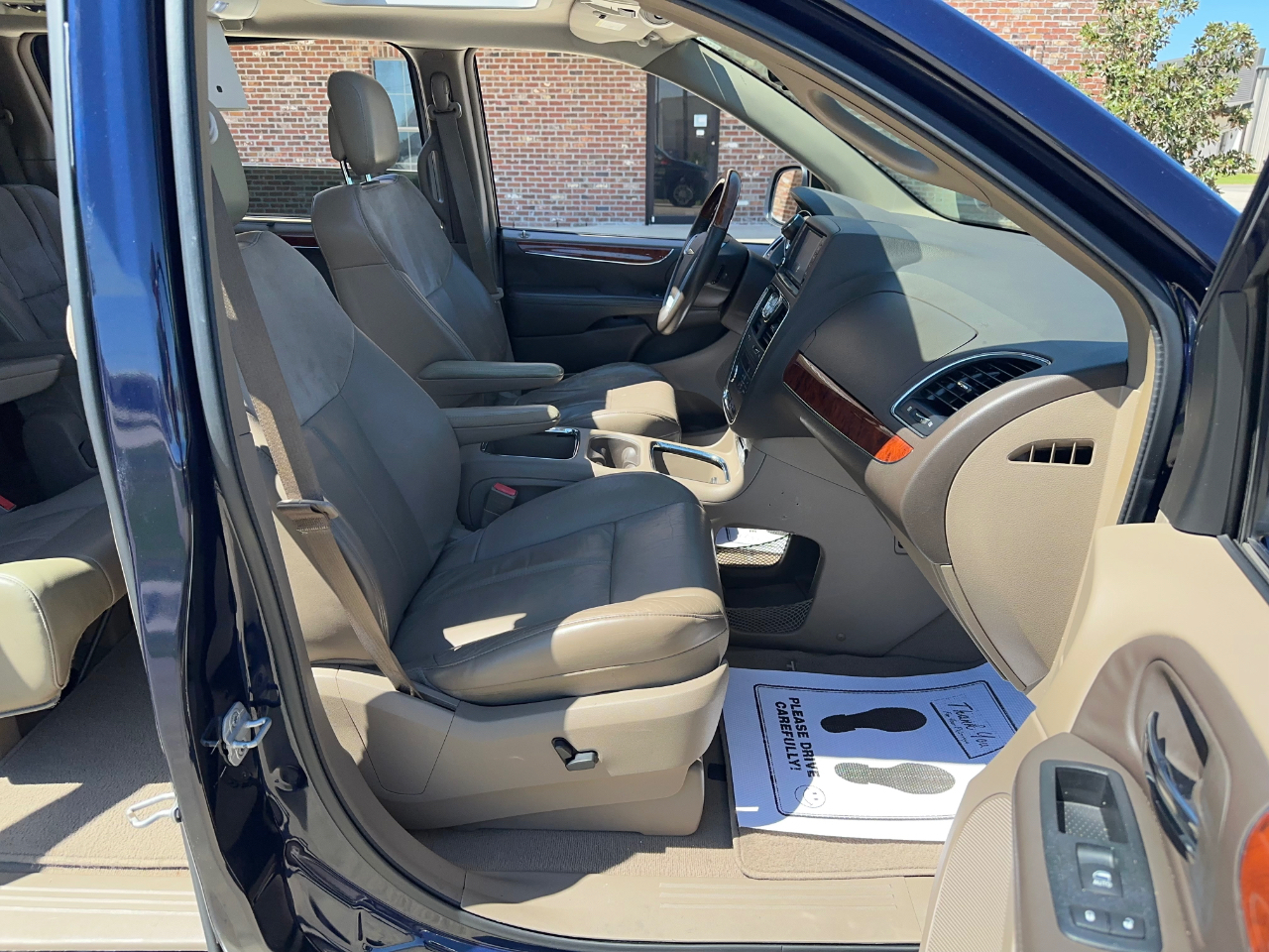 Chrysler Town & Country Limited 2012