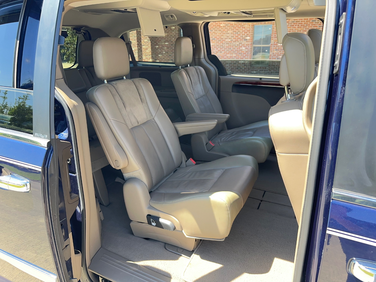 Chrysler Town & Country Limited 2012