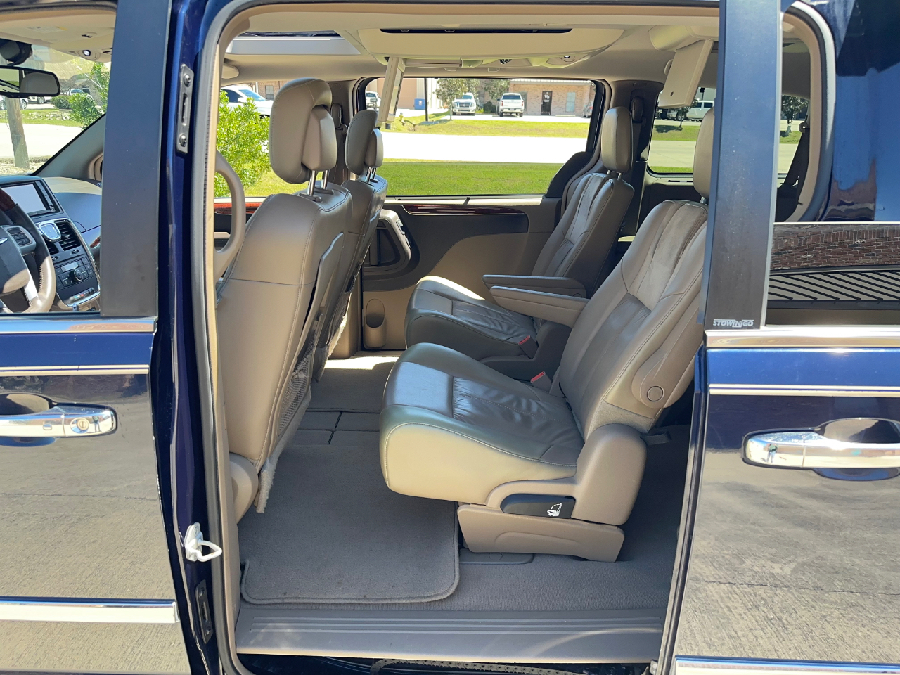 Chrysler Town & Country Limited 2012