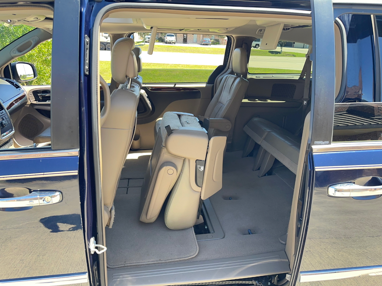 Chrysler Town & Country Limited 2012