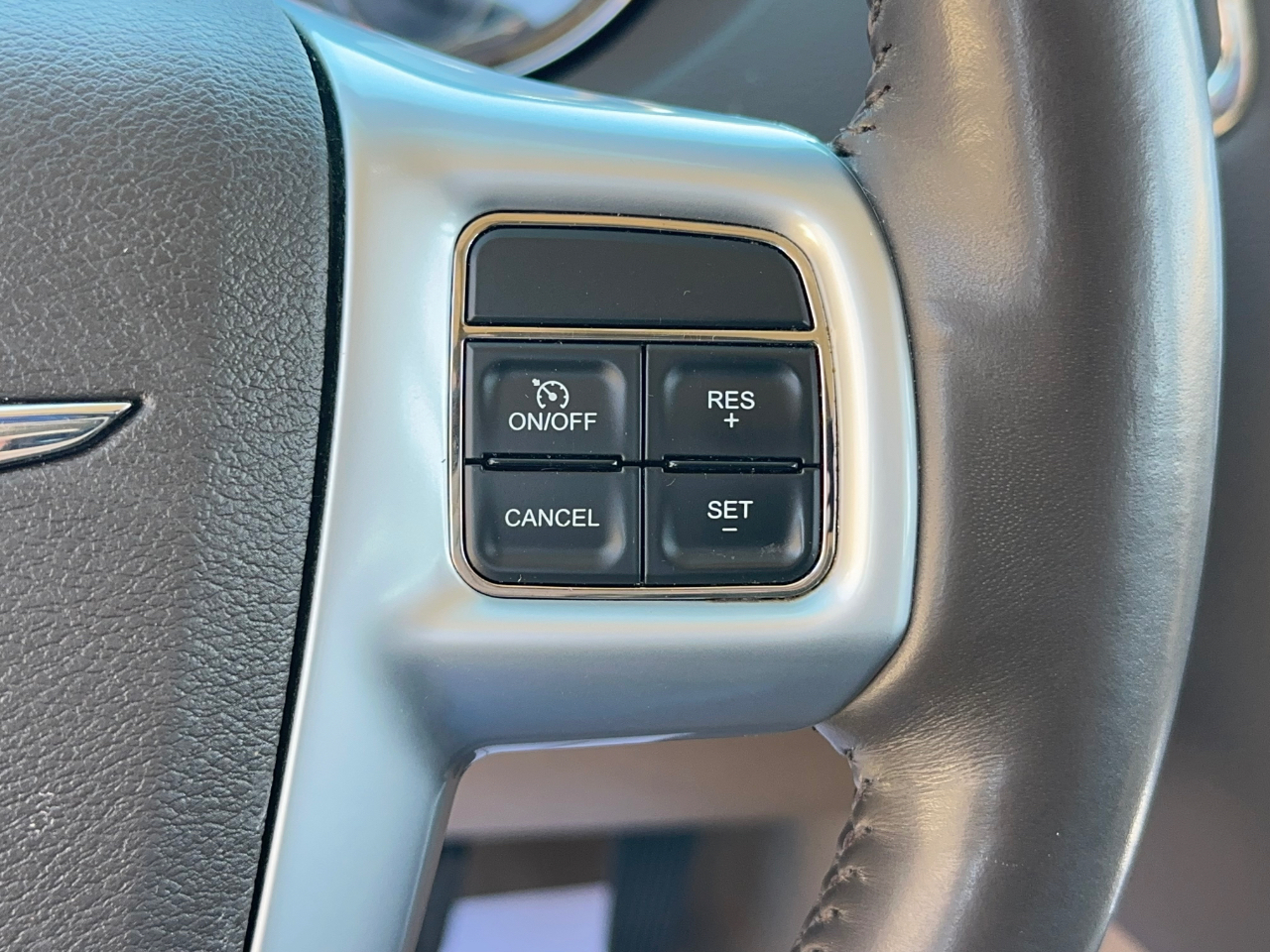 Chrysler Town & Country Limited 2012