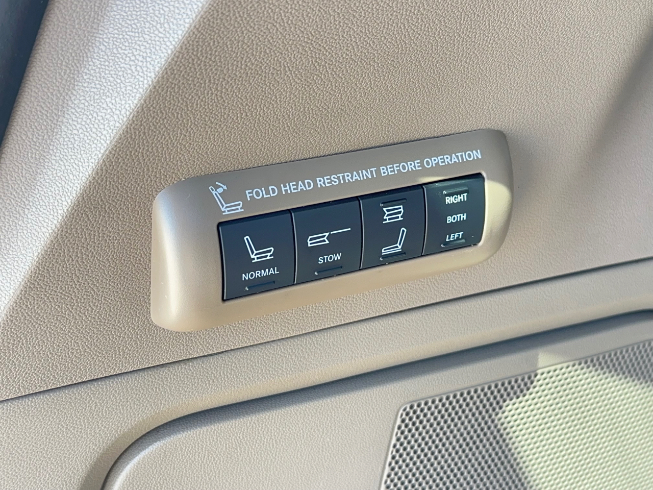 Chrysler Town & Country Limited 2012