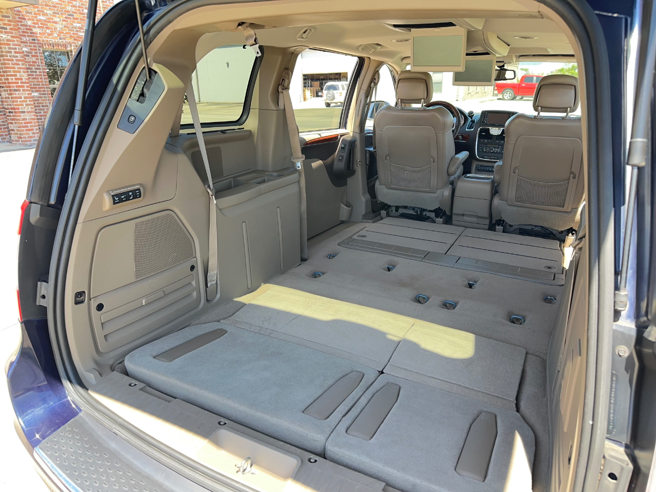 Chrysler Town & Country Limited 2012