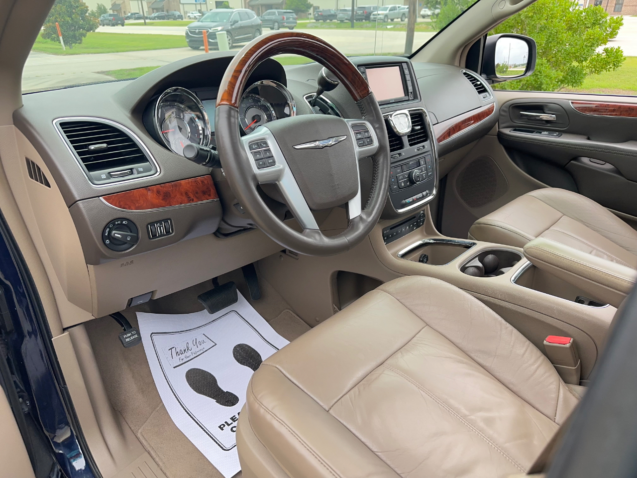 Chrysler Town & Country Limited 2012