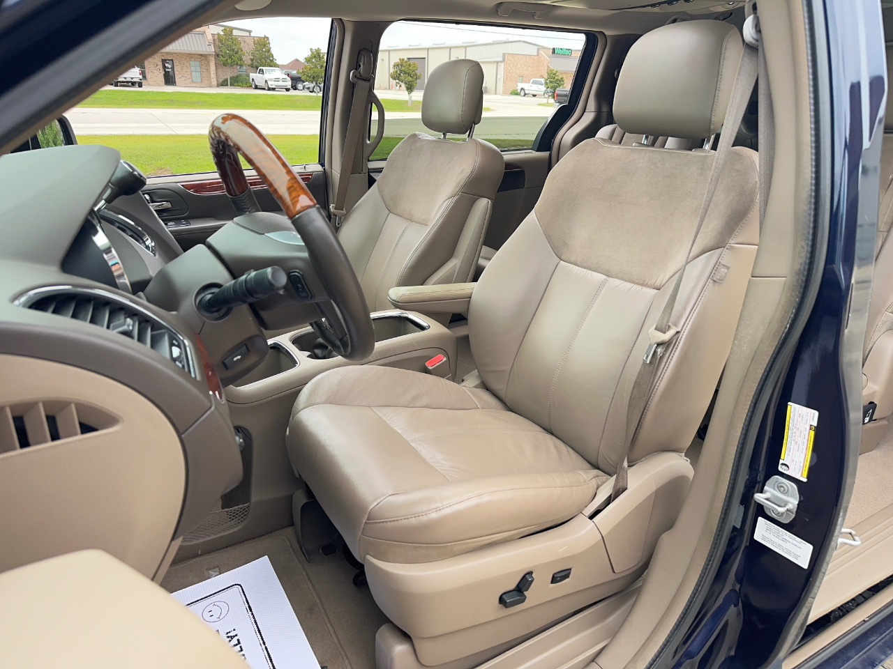 Chrysler Town & Country Limited 2012