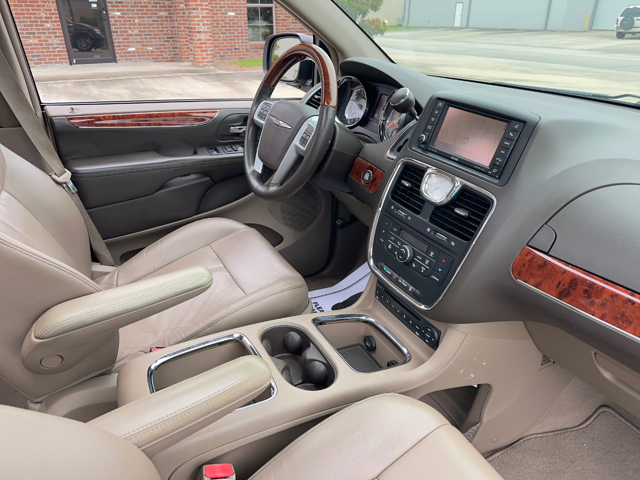 Chrysler Town & Country Limited 2012
