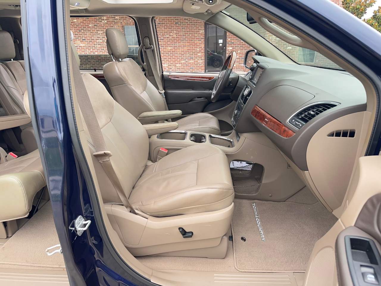 Chrysler Town & Country Limited 2012
