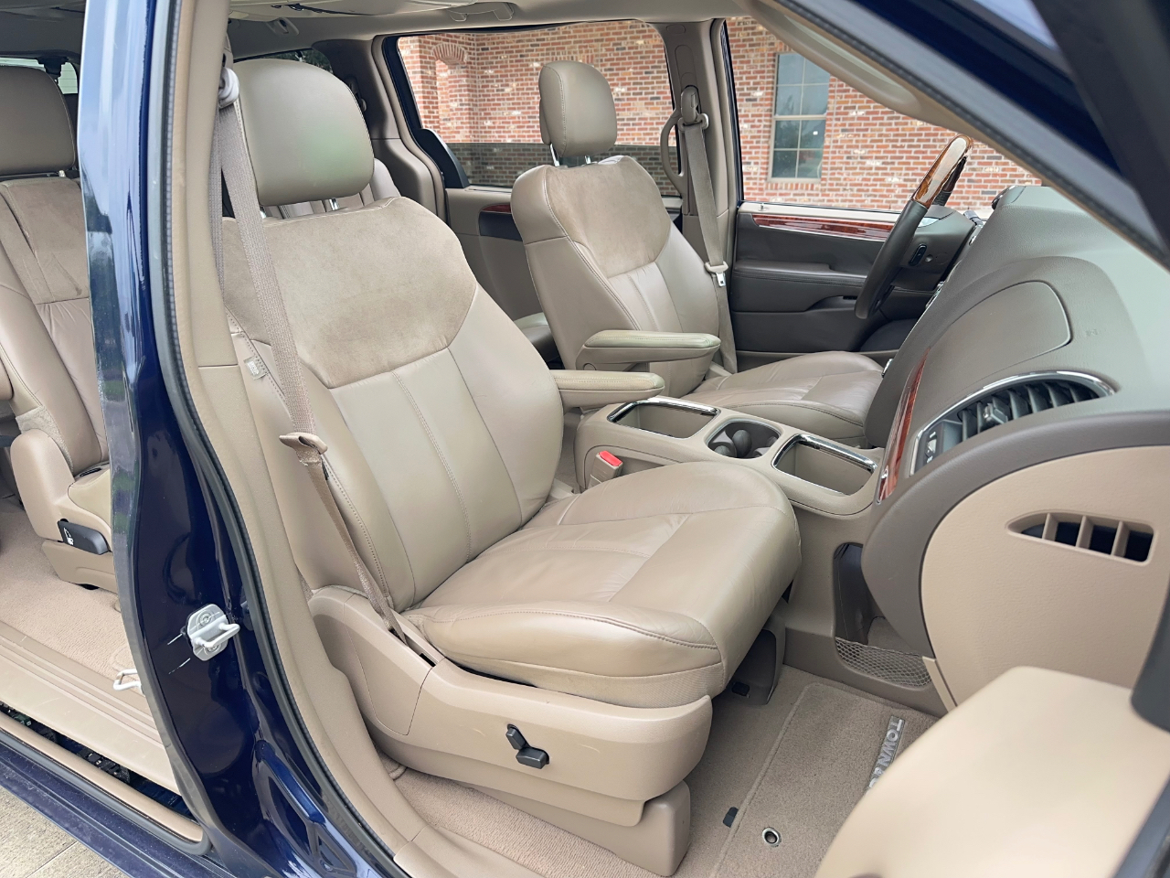 Chrysler Town & Country Limited 2012