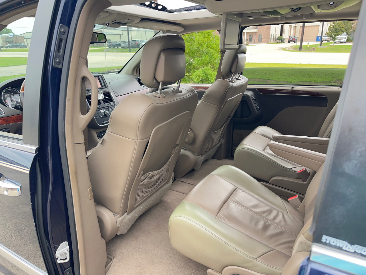 Chrysler Town & Country Limited 2012