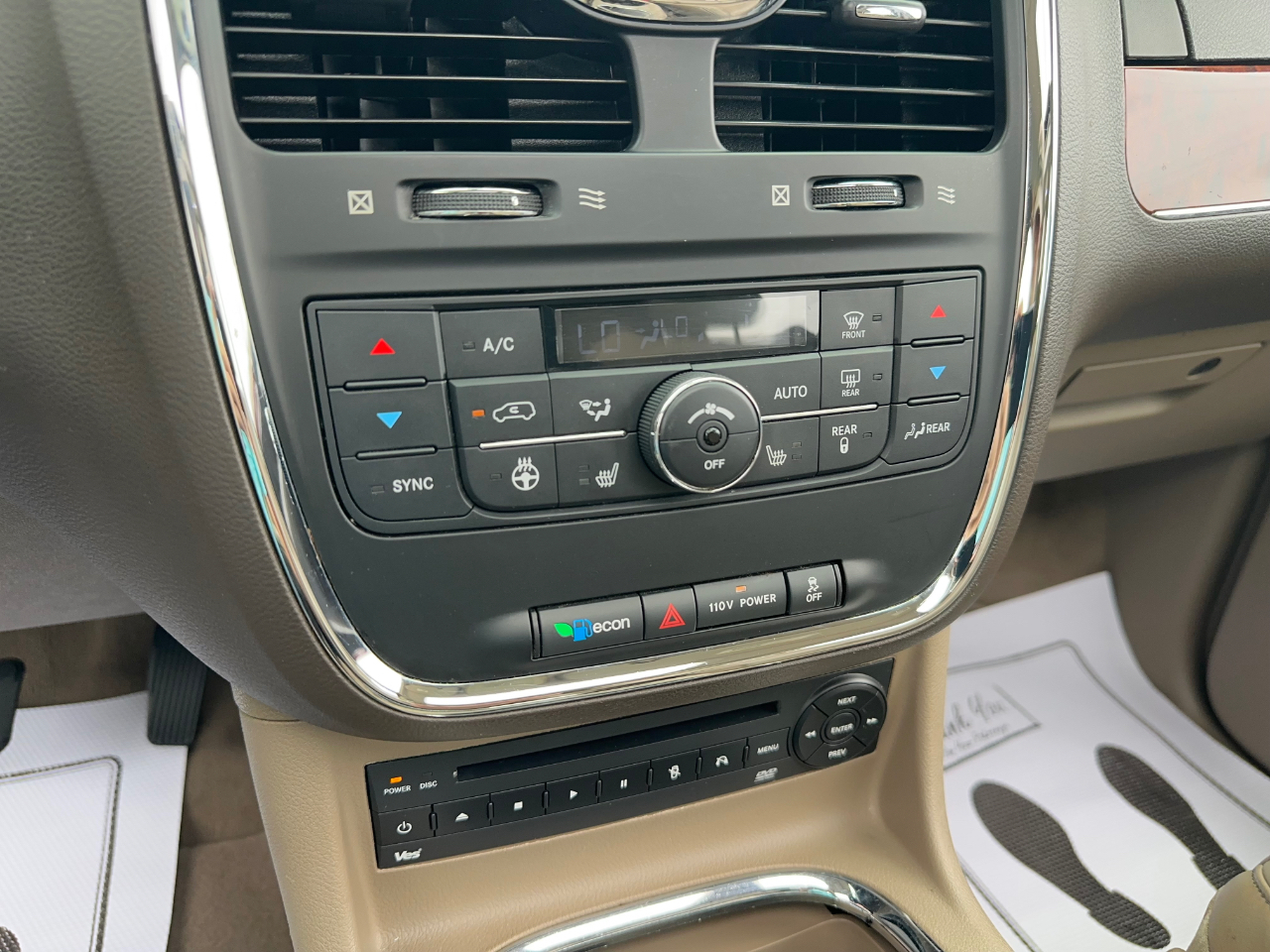 Chrysler Town & Country Limited 2012