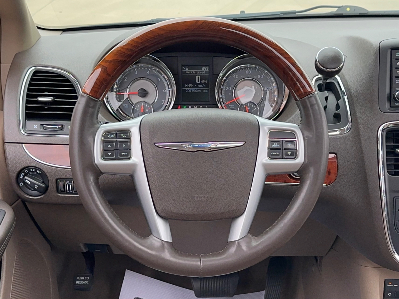 Chrysler Town & Country Limited 2012
