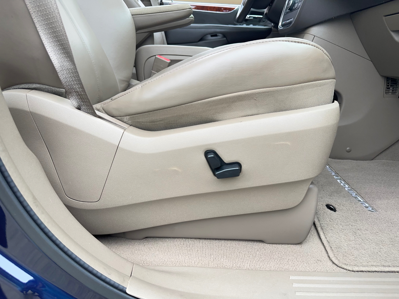 Chrysler Town & Country Limited 2012