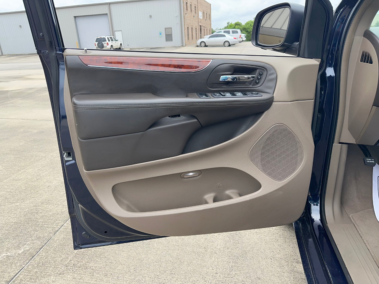 Chrysler Town & Country Limited 2012