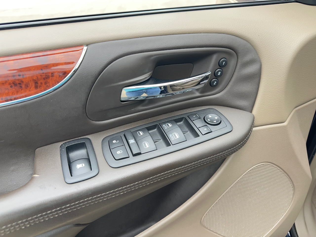 Chrysler Town & Country Limited 2012