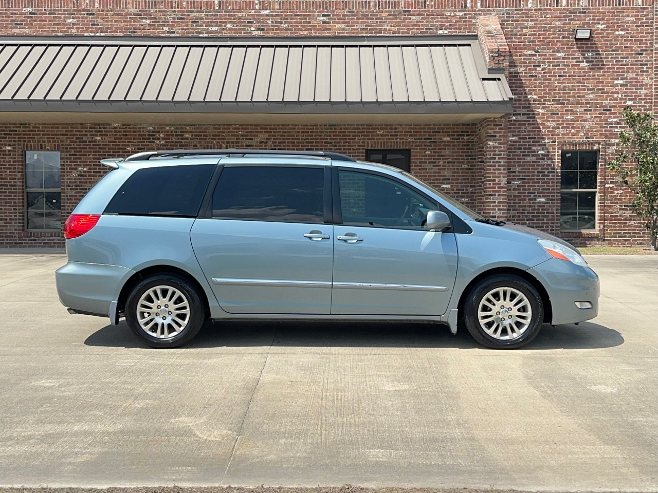 Toyota Sienna XLE Limited FWD 2008
